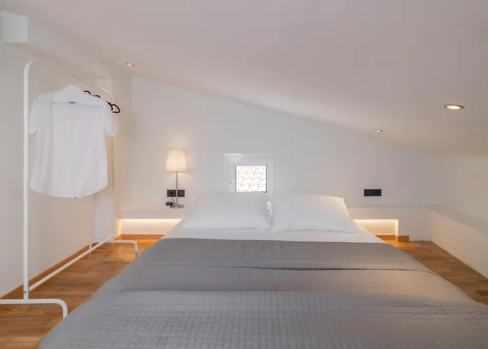 Minimal Loft With Sea View Over Zakynthos Harbor!